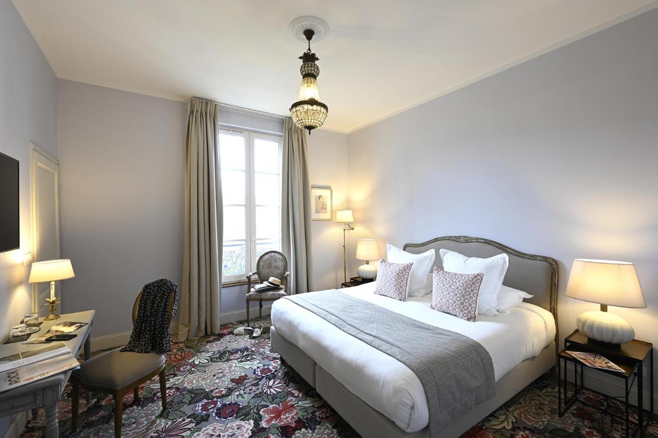 Grand Hôtel Henri - Les Collectionneurs LʼIsle-sur-la-Sorgue Exterior foto