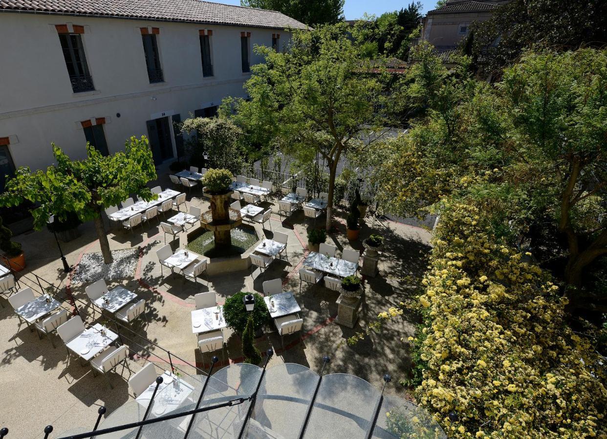 Grand Hôtel Henri - Les Collectionneurs LʼIsle-sur-la-Sorgue Exterior foto