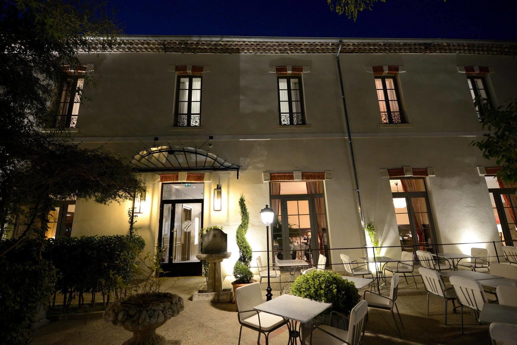 Grand Hôtel Henri - Les Collectionneurs LʼIsle-sur-la-Sorgue Exterior foto